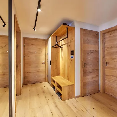 Wax-n-stein Apartment *