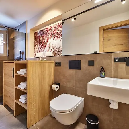 Wax-n-stein Apartment