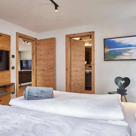Wax-n-stein Apartment *
